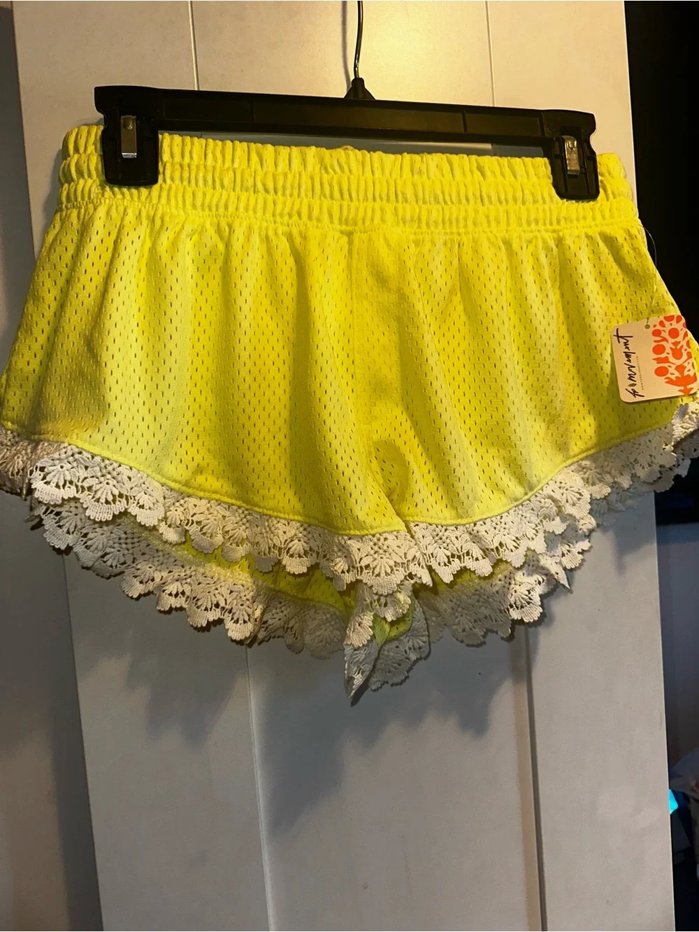 NWT FREE PEOPLE Movement  Tip Off Shorts With Lace Trim - Sour Citrus $38MSRP